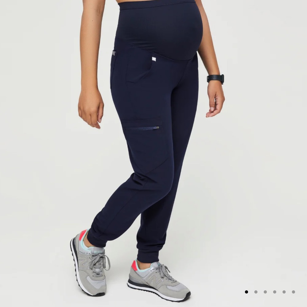 FIGS Zamora Maternity Jogger Scrub Bottom